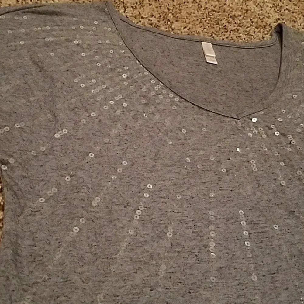Xhilaration oversized Grey sequin top size M - Picture 2 of 3